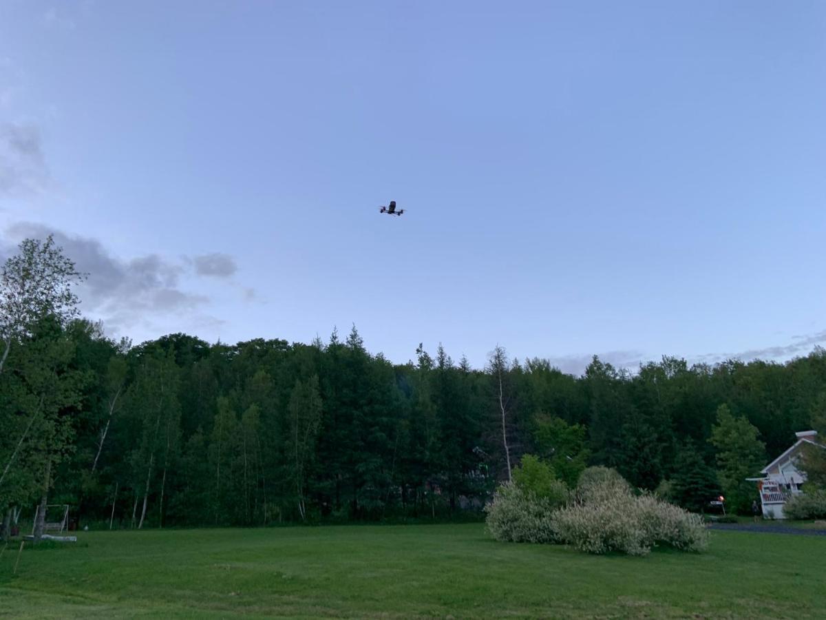 Motel & Chalets --Shefford-Waterloo- Habitation Forest エクステリア 写真
