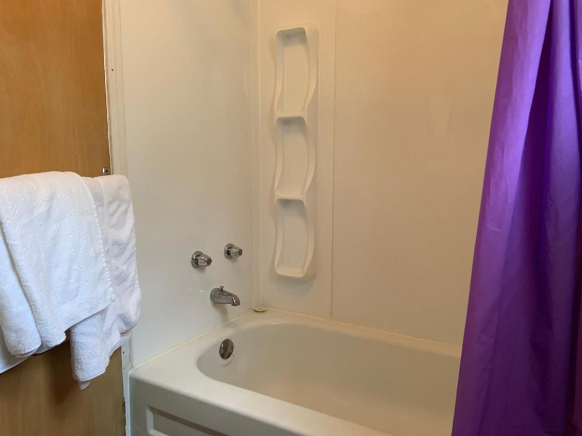 Motel & Chalets --Shefford-Waterloo- Habitation Forest エクステリア 写真
