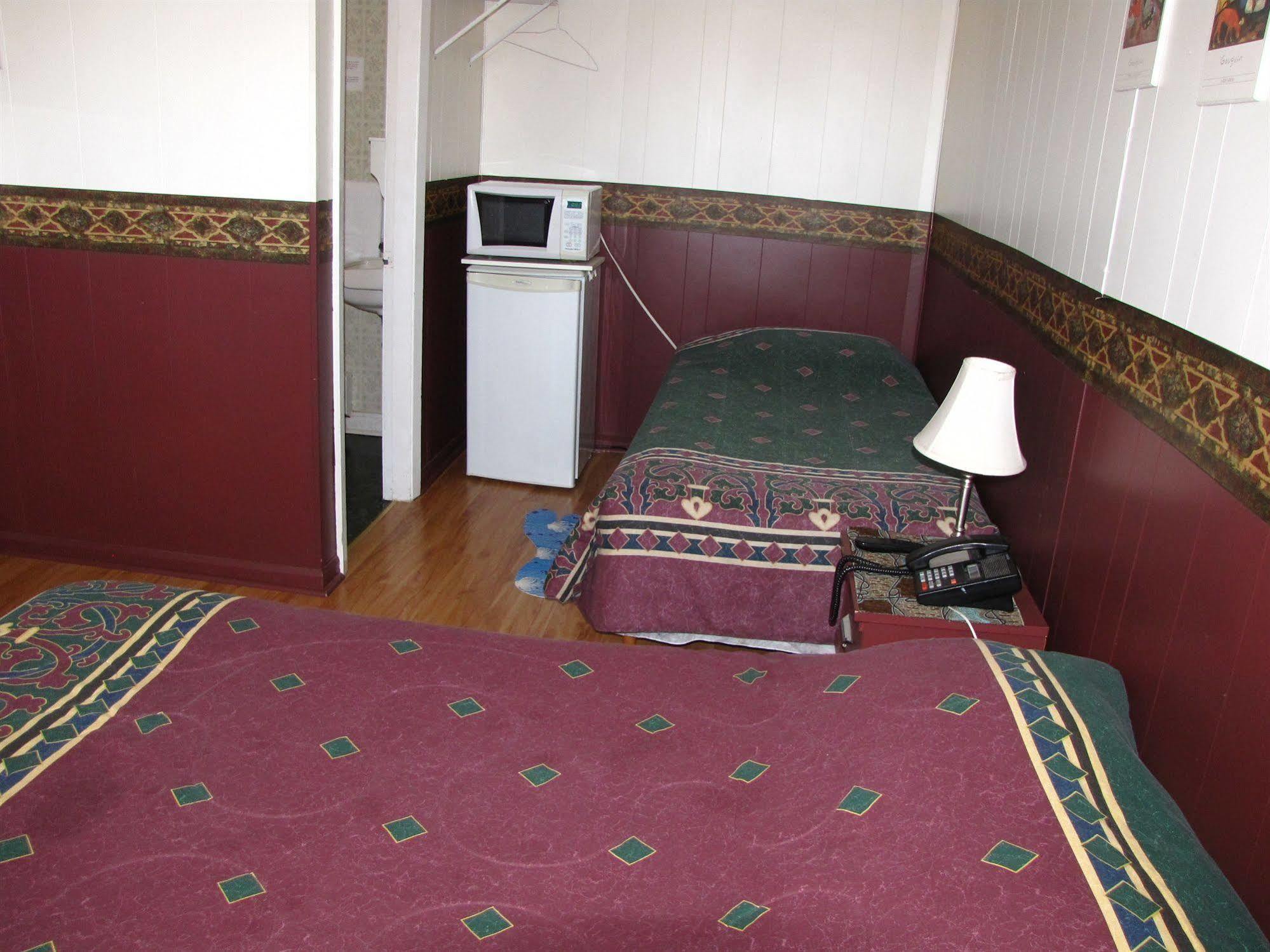 Motel & Chalets --Shefford-Waterloo- Habitation Forest エクステリア 写真