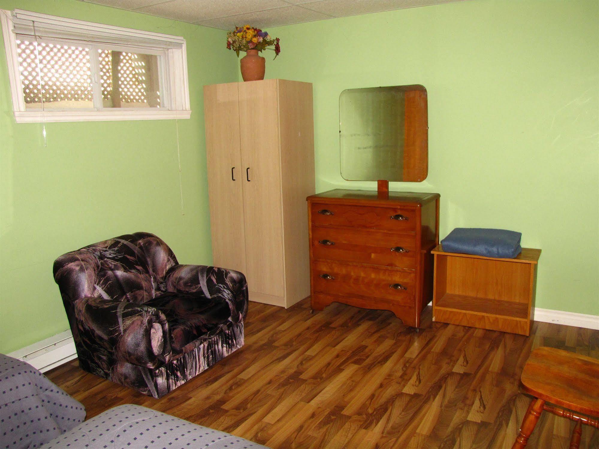 Motel & Chalets --Shefford-Waterloo- Habitation Forest エクステリア 写真